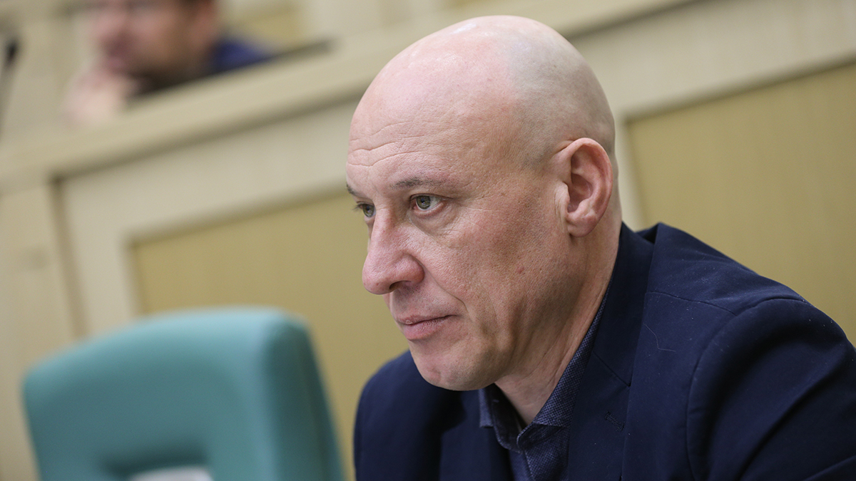 СМИ: Дениса Майданова госпитализировали из театра из-за ухудшения самочувствия