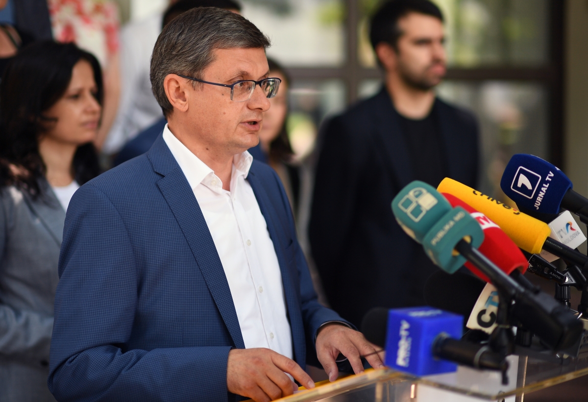 Спикер парламента Молдавии Гросу прокомментировал инцидент с упавшей ракетой