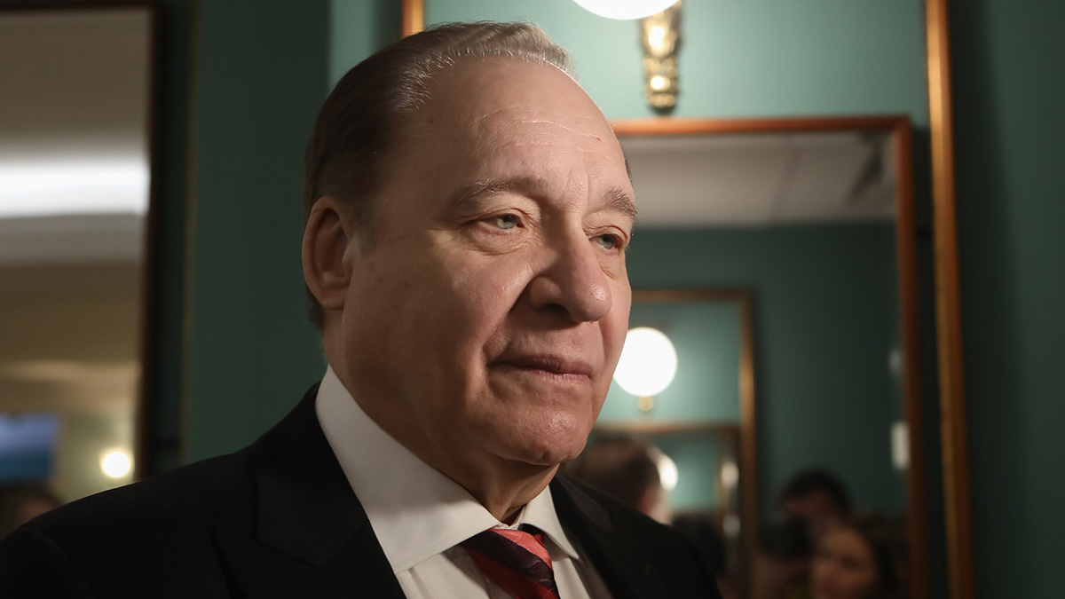 «Так бывает не у всех»: композитор Максим Дунаевский — о съемках «Трех мушкетеров», работе с Караченцовым в Лос-Анджелесе и суде за «33 коровы»