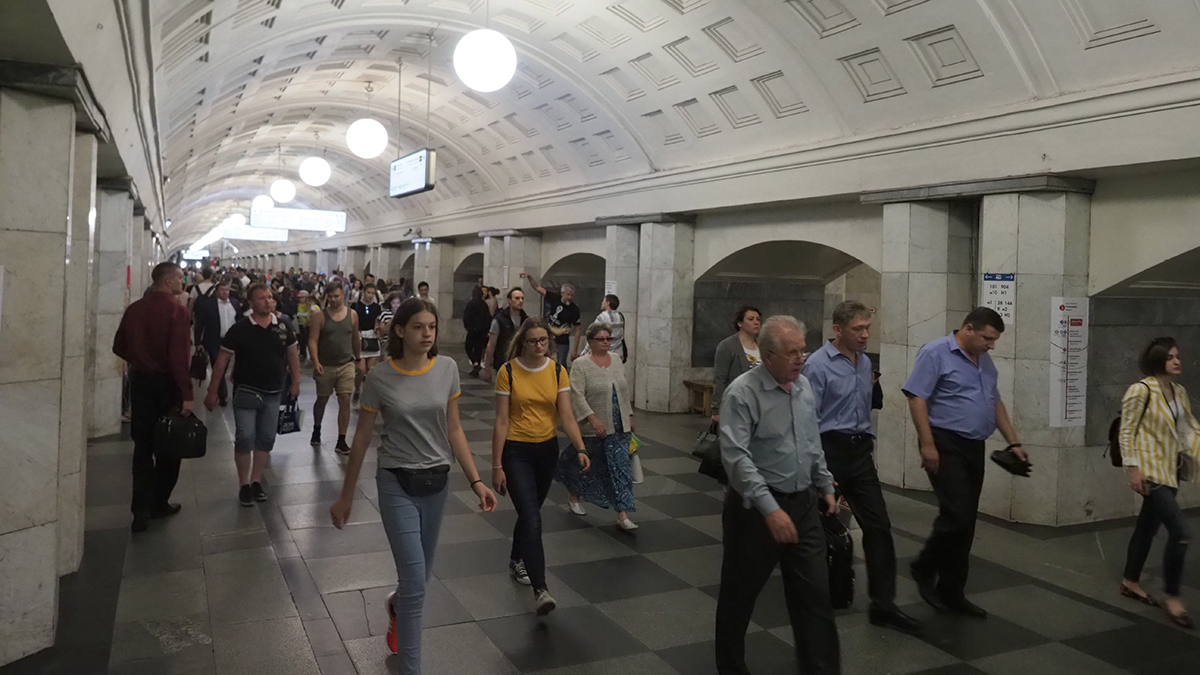 Ряд станций метро в центре Москвы будут работать только на вход 9 мая