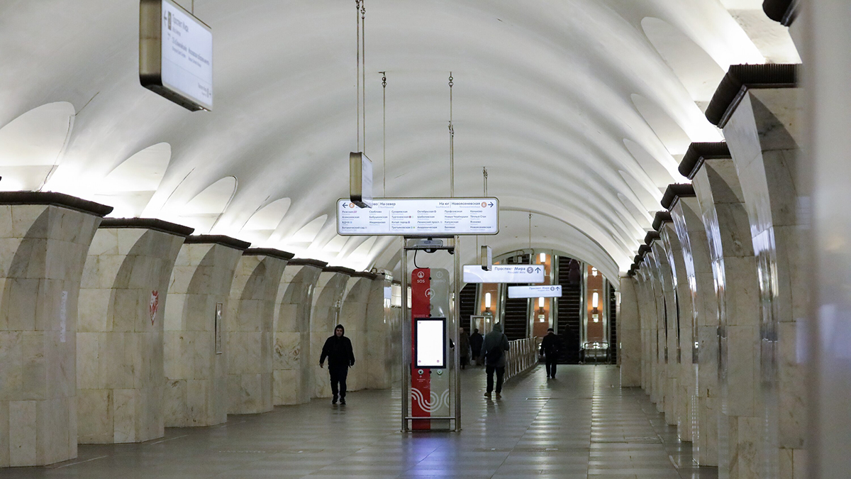 Движение на центральном участке Калужско-Рижской линии московского метро восстановили
