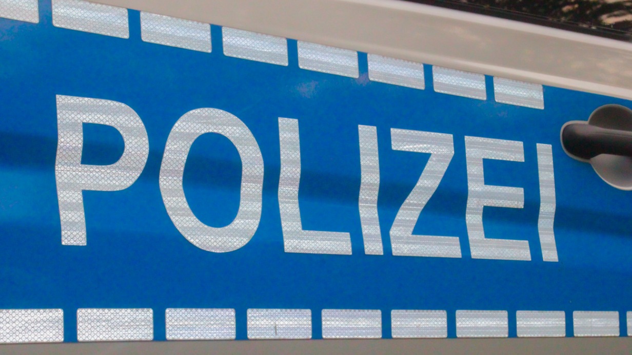 Взявший заложников в Дрездене мужчина умер от полученных ранений