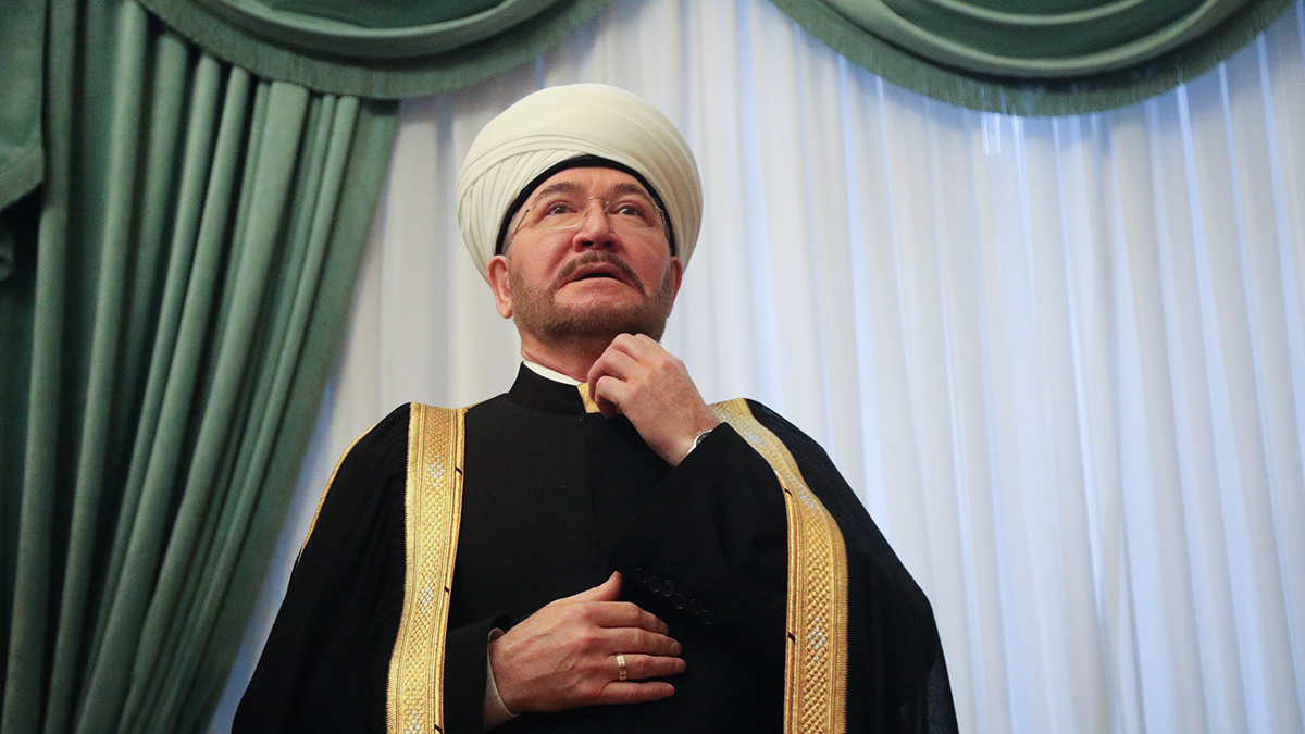 Муфтий Гайнутдин сообщил о неудачных экспериментах по написанию проповедей с ИИ