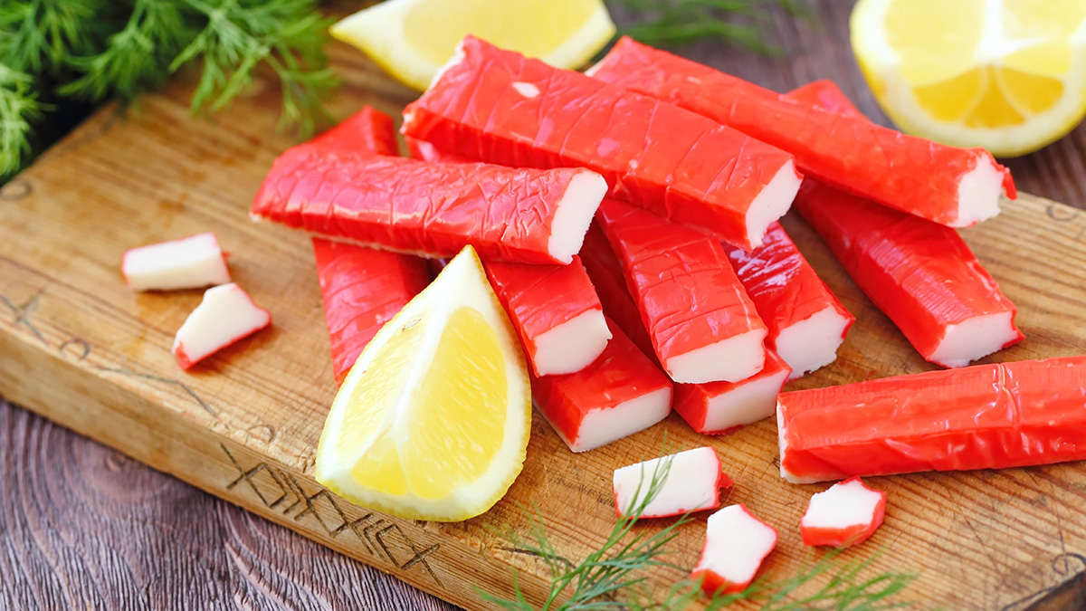 Крабовые палочки: из чего делают, состав, польза, вред