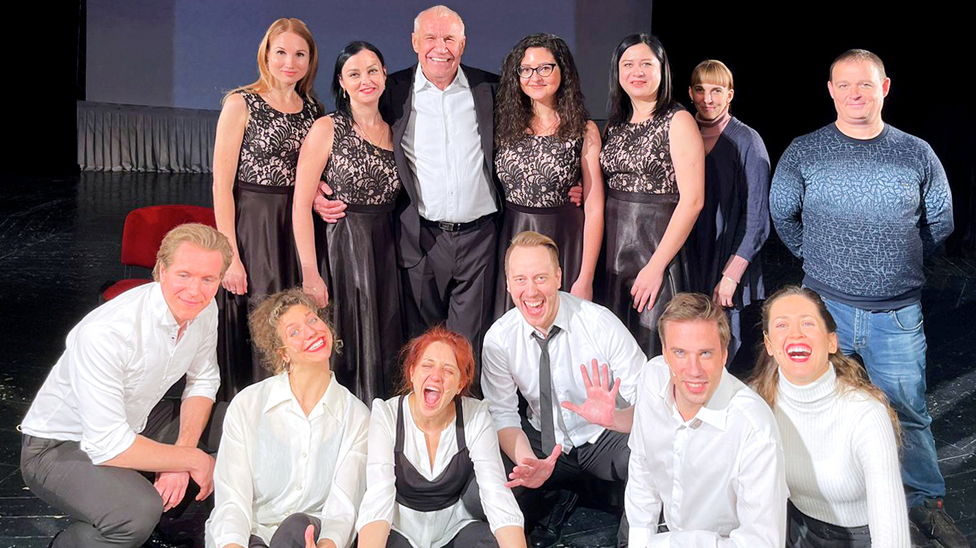 Спектакли, концерты и книги: московские учреждения культуры оказывают помощь Донбассу