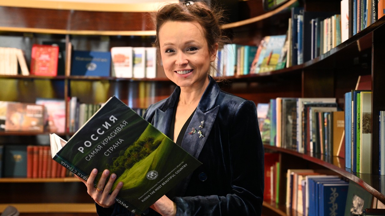 Директор департамента экспедиционной деятельности и развития туризма Русского географического общества Наталия Белякова в День экспедиций и туризма в московской штаб-квартире РГО рассказывает о планах развития регионального туризма в 2023 году