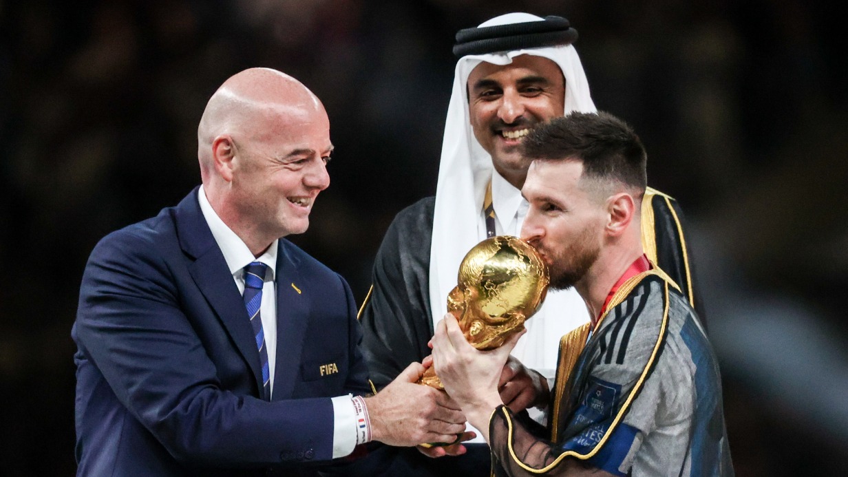 Месси признали лучшим игроком чемпионата мира в Катаре