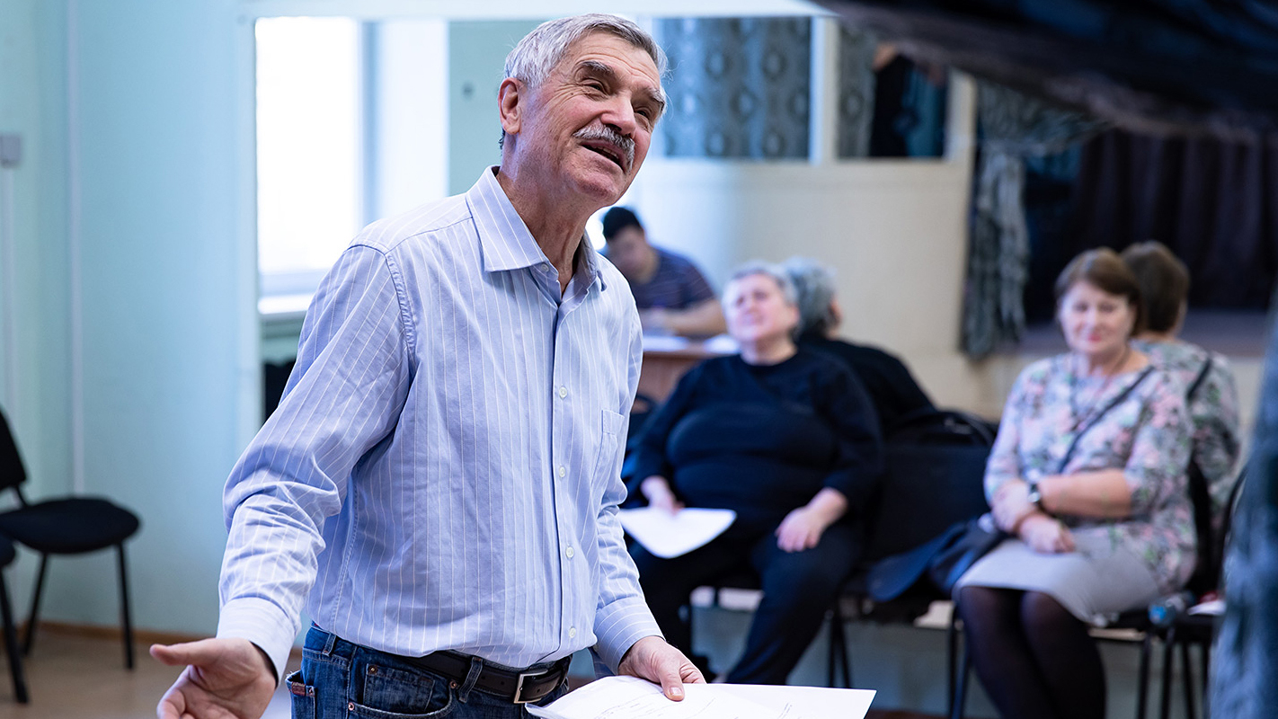 Участники «Московского долголетия» представят премьерный спектакль фестиваля «Серебряная астра»