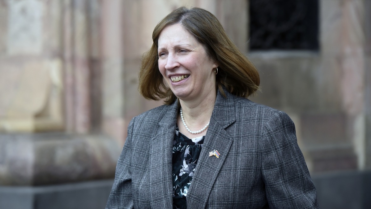 Сенат утвердил назначение Линн Трейси послом США в России