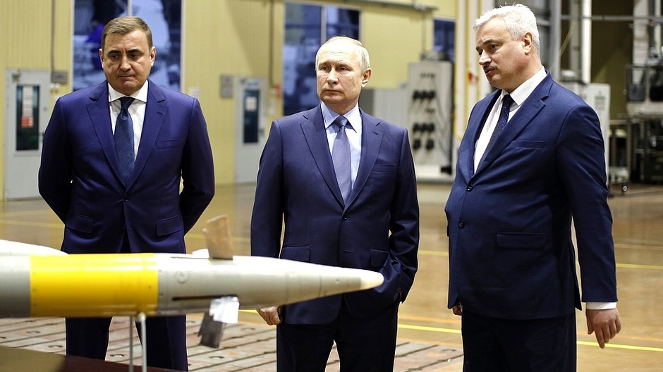 Путин осмотрел производимую для задач СВО технику в Туле