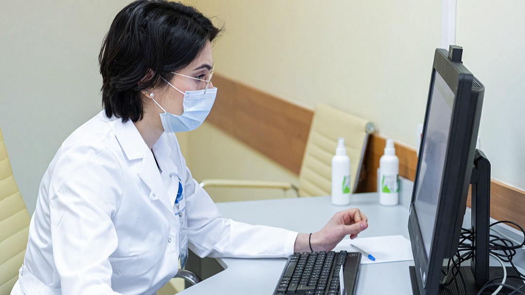 Более 550 специалистов обучаются в Кадровом центре столичного депздрава