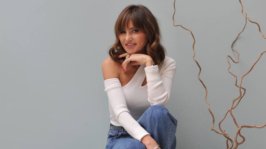 В чем встречать Новый год дома: пять универсальных нарядов