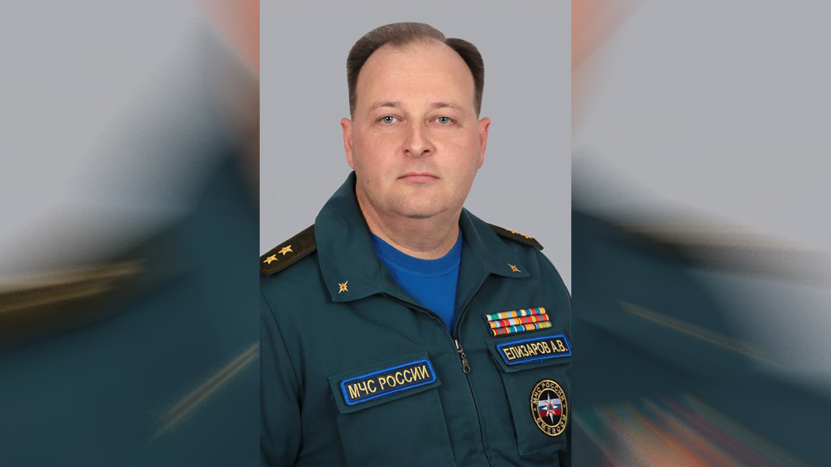 Стало известно о том, кто пострадал от падения снега с крыши на западе Москвы