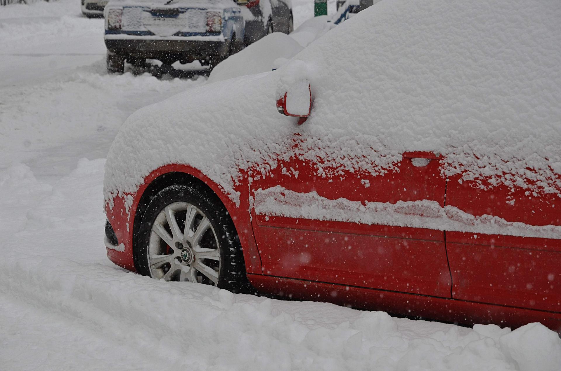 «Рекорд по высоте сугробов»: Леус предупредил о сильном снегопаде в Москве в субботу