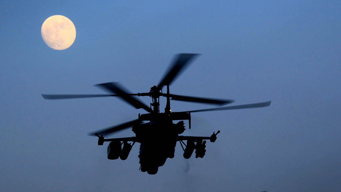 Российская армия получила на вооружение разведывательно-ударные вертолеты Ка-52М. В чем их особенность