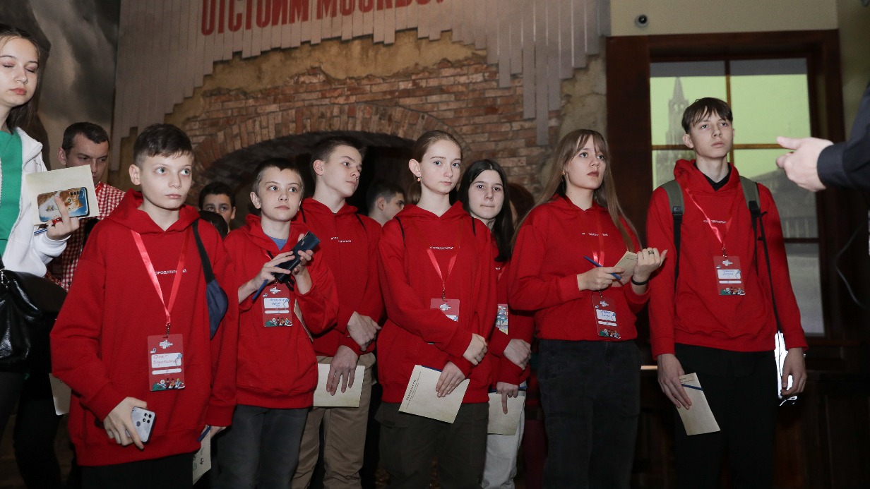 Около 120 участников проекта «Город открытий» побывали в Музее Победы
