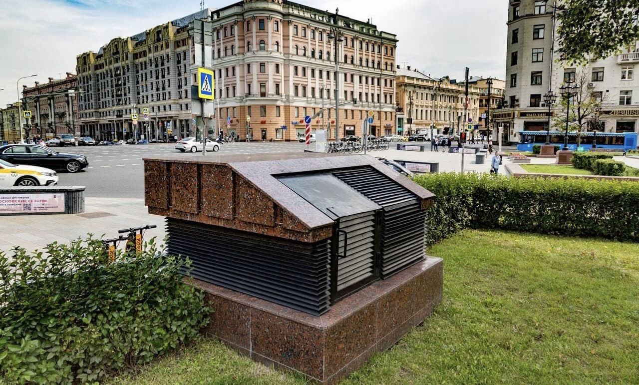 Более 730 вентиляционных шахт обновили в Москве за прошлый год