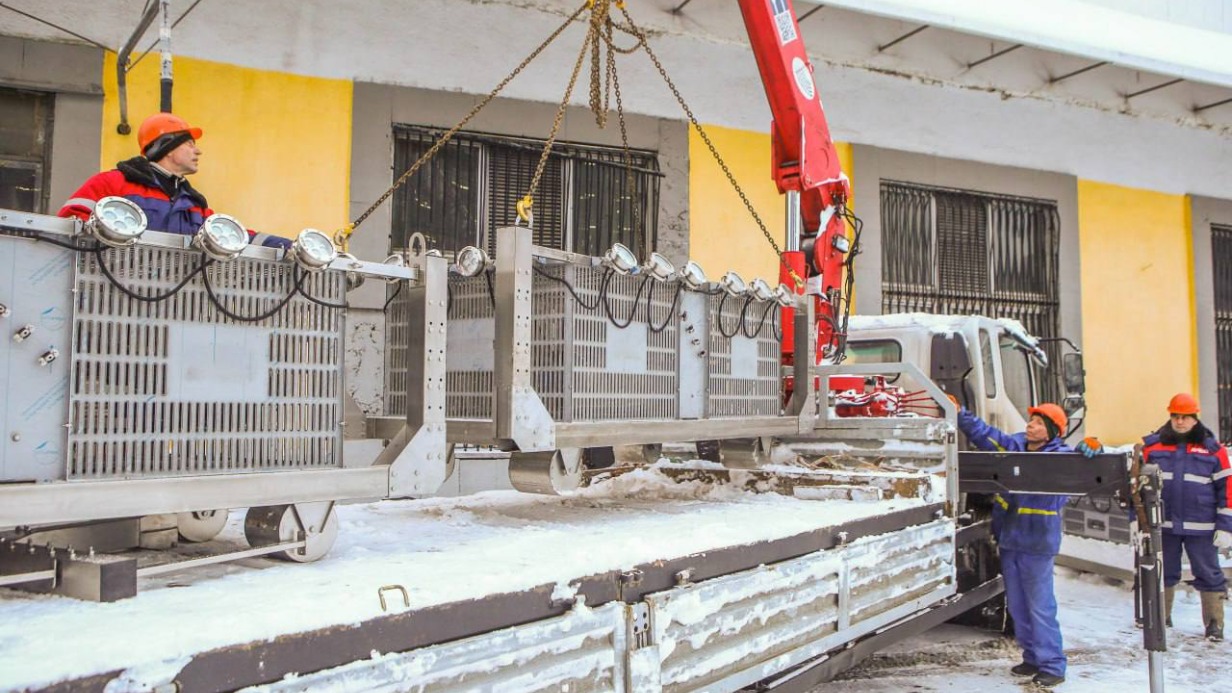 Специалисты начали сборку обновленных фонтанных модулей Водоотводного канала