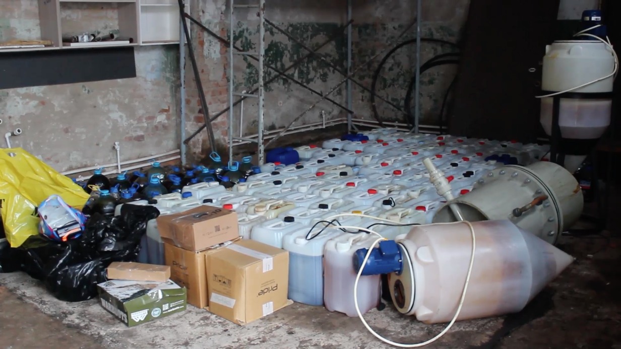 Полиция накрыла крупную нарколабораторию в Подмосковье. Видео