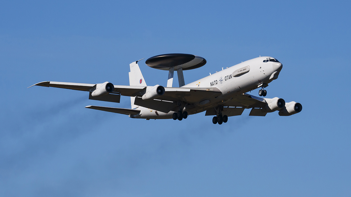 Три самолета дальнего обнаружения AWACS прибыли в Румынию из Германии