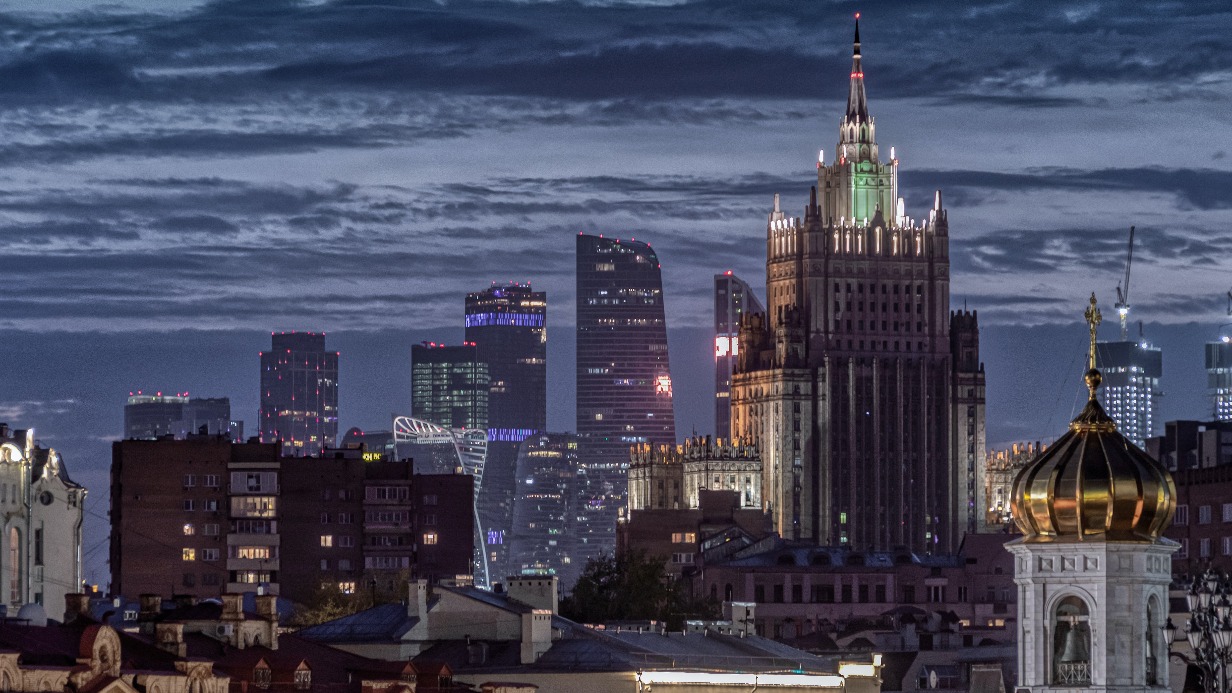 Дефицит федерального бюджета России в январе составил 1,76 триллиона рублей