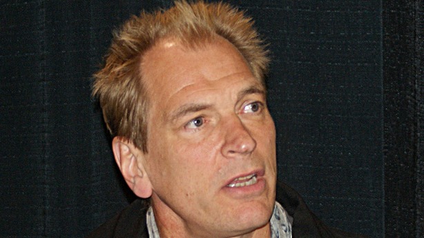 Актер Джулиан Сэндс пропал в горах в Калифорнии