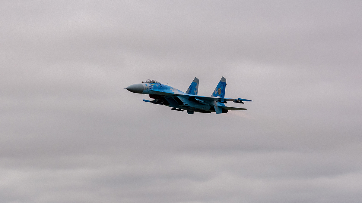 Российские летчики сбили украинский Су-25 в районе поселка Полтавка в ДНР