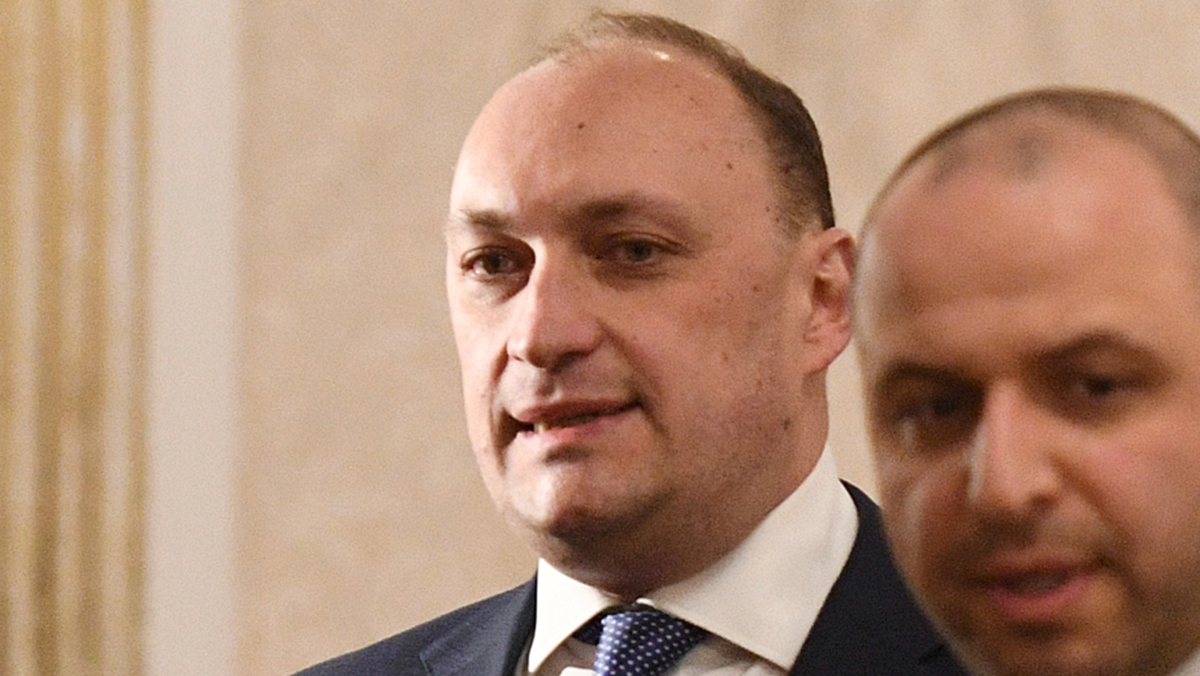 Денис Киреев (слева)