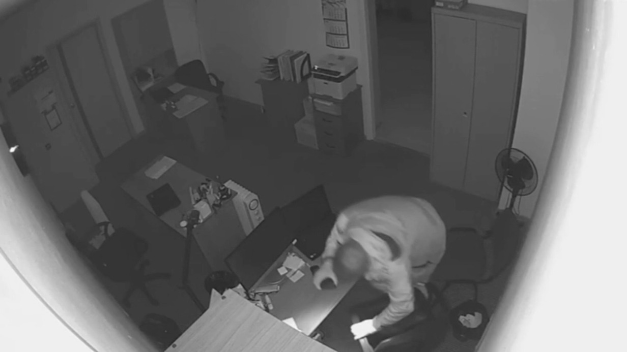 Приезжий взломал два офиса в Москве и похитил технику на полмиллиона рублей