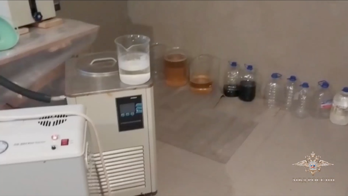 Полицейские ликвидировали крупную нарколабораторию в Подмосковье