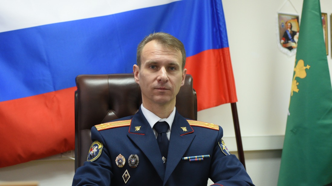 Ректор Московской академии Следственного комитета России Алексей Бессонов в своем кабинете