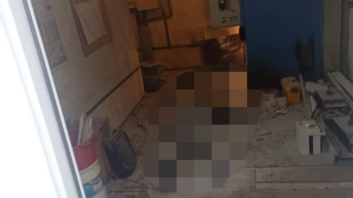 Рабочего убило током во время ремонтных работ на востоке Москвы