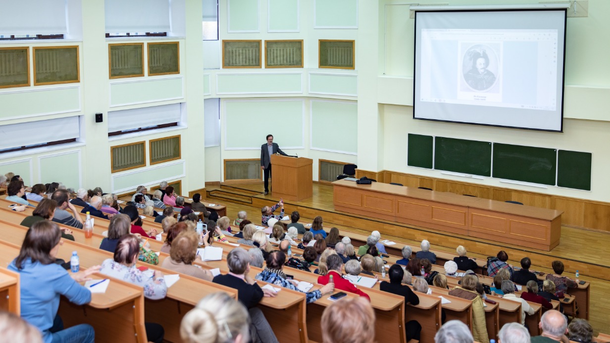 Минобрнауки: В 2023 году на бюджет в вузы смогут поступить 67 процентов выпускников