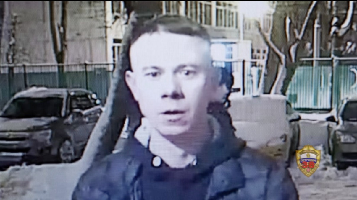 В центре столицы мужчина угнал внедорожник, который хозяйка забыла закрыть