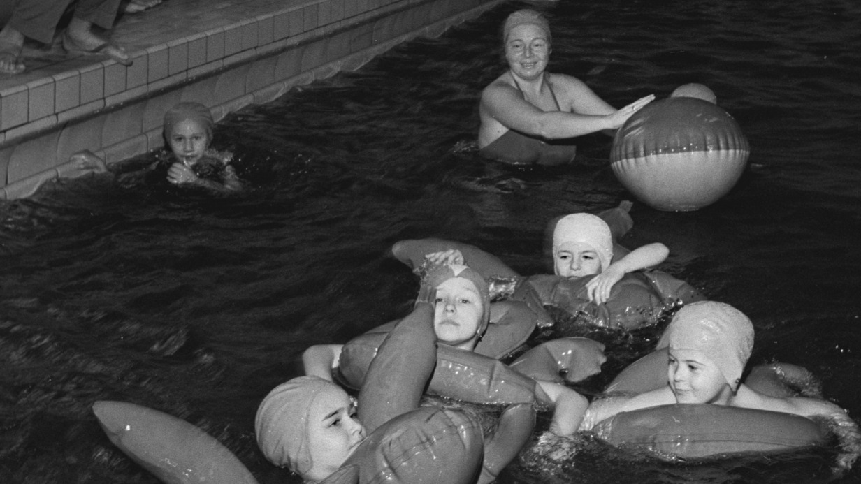 В Москве работало много бассейнов, в том числе во Дворце водного спорта, 1961 год