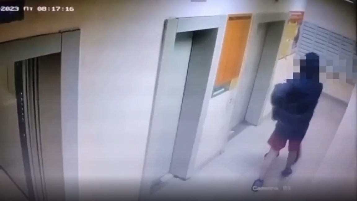 Мужчина избил подростка в подъезде жилого дома в Подмосковье