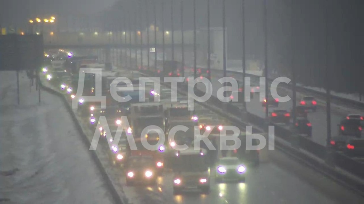 Два грузовика столкнулись на Киевском шоссе в Новой Москве