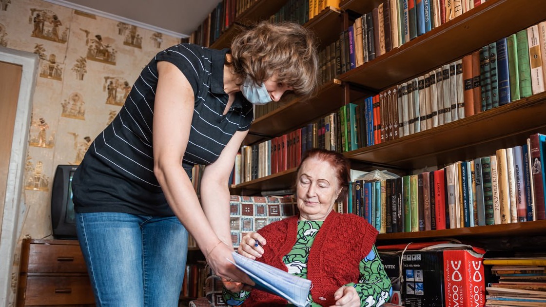 Сергей Собянин рассказал о поддержке одиноких людей на дому социальными службами города