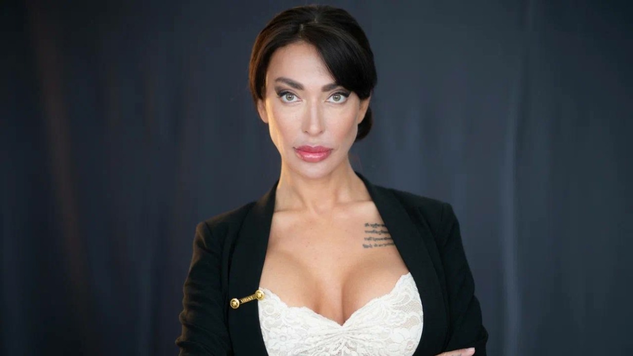 Телеведущая Оксана Ли назвала шесть способов быстро запомнить любой текст