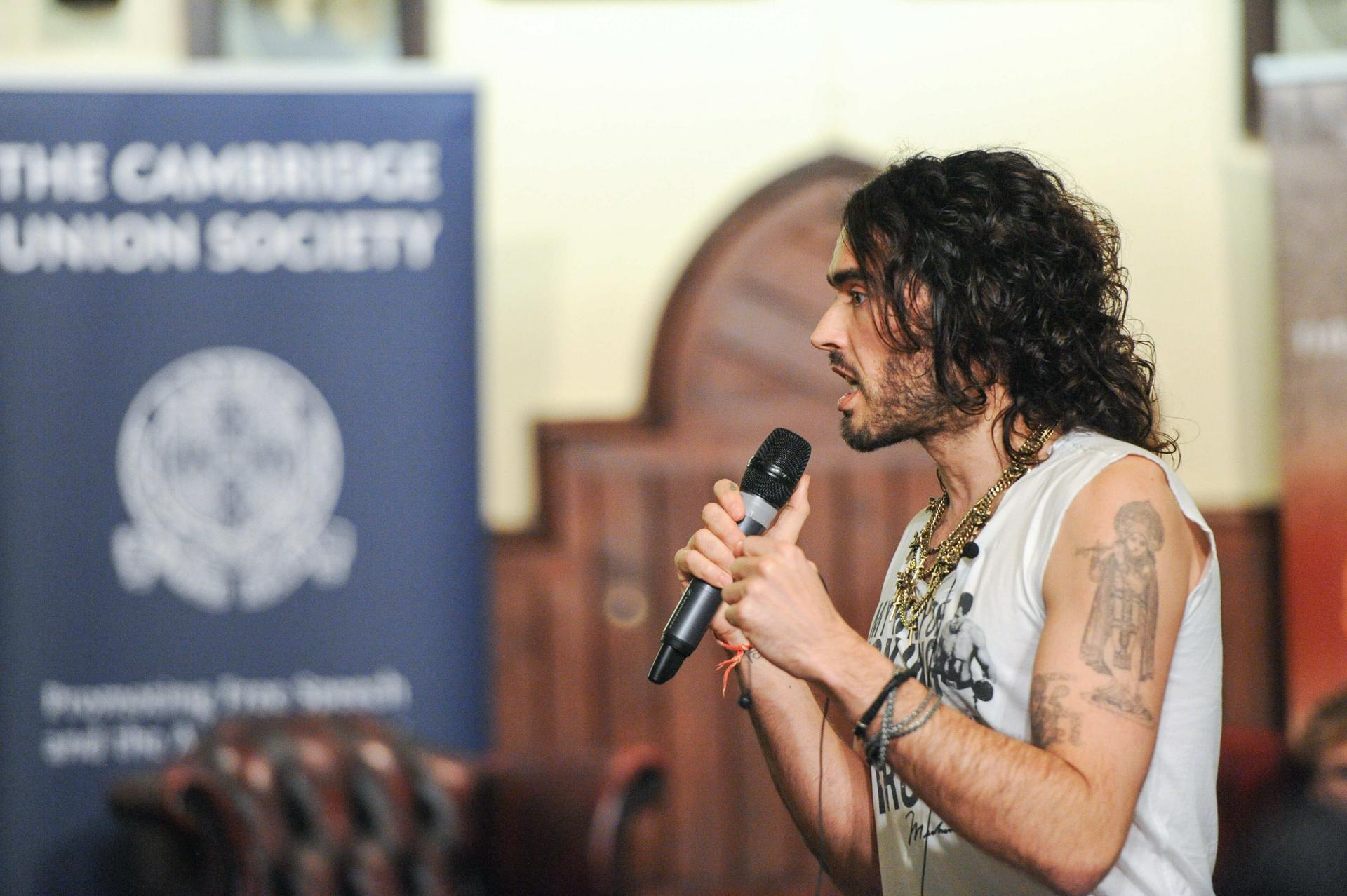 Бывший муж Кэти Перри заявил, что Запад объединился с нацистами против России