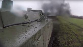 Офицер поддерживает семью павшего на передовой друга