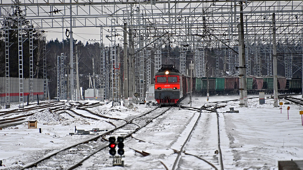 Электричка ленинградский редкино. Пригородный поезд. Станция Лесное новое Калининград. Поезда на Ленинградском направлении. Поезда на Ленинградском направлении пассажирские.