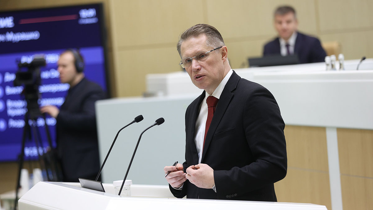 Мурашко сообщил о снижении количества абортов в России за 10 лет