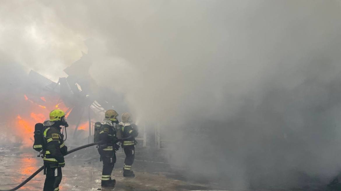 Пожар на строительном рынке в Новой Москве потушили