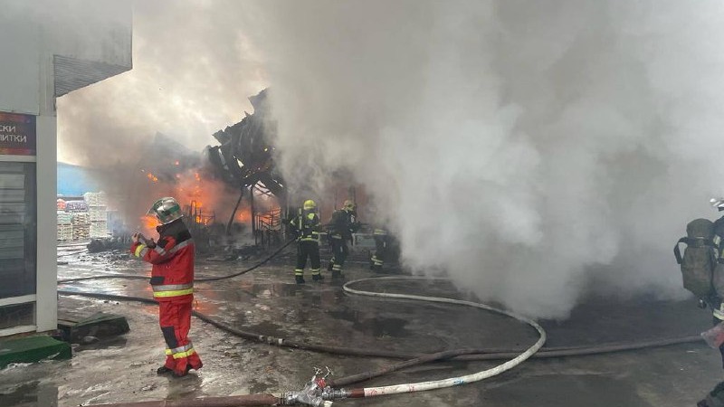 Что известно о пожаре на рынке «Строймастер» в Новой Москве