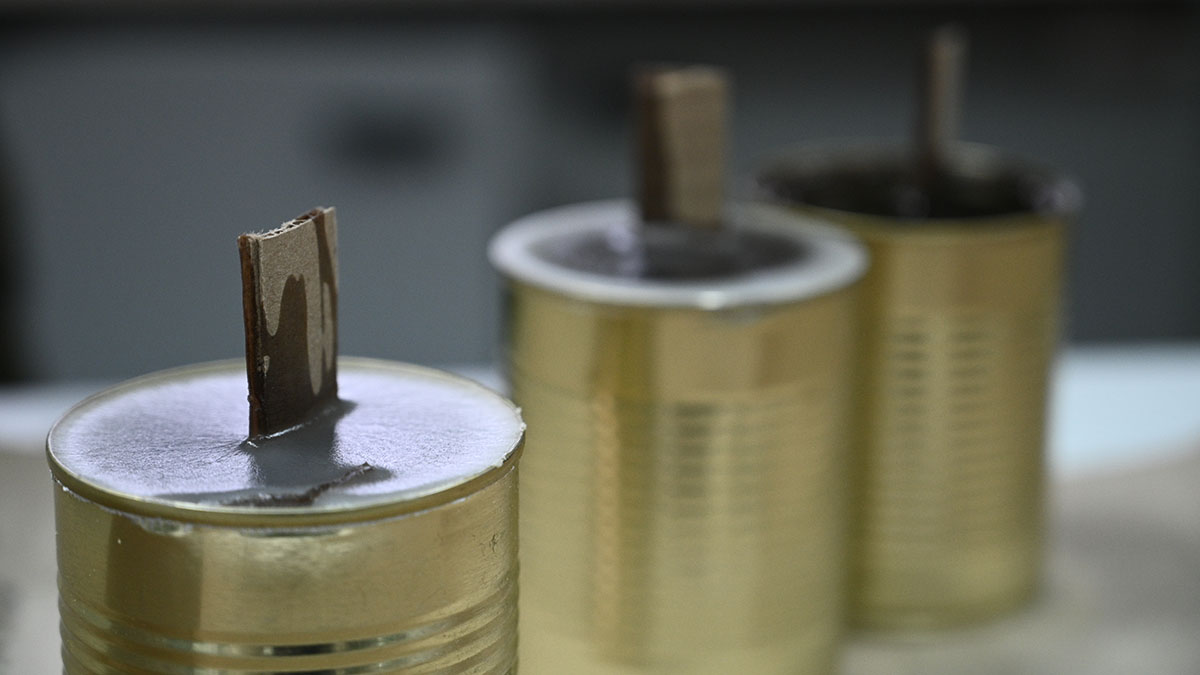 Большую перемену студенты посвящают помощи фронту