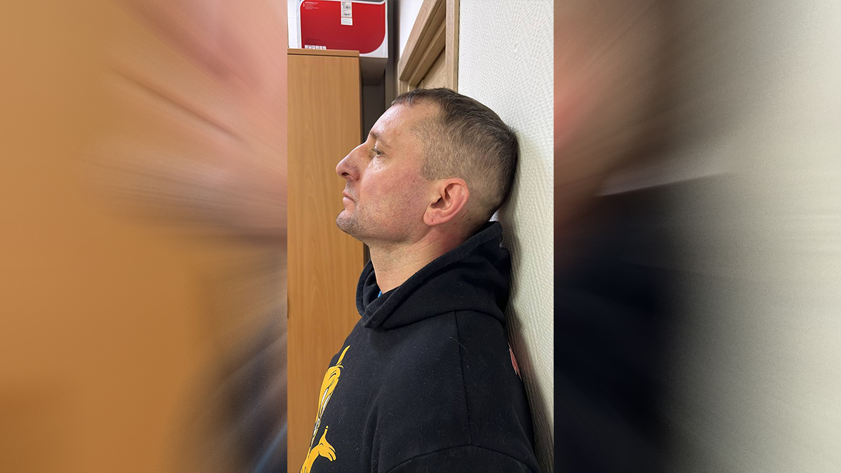 Мужчина надругался над девочкой во время занятий на ледовой арене в Москве