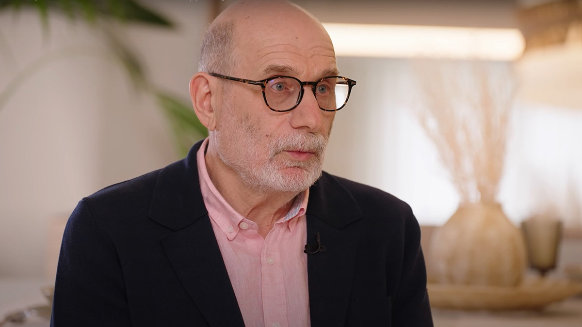 Писатель Борис Акунин* переобъявлен в розыск в России