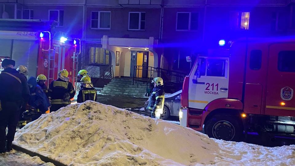 Два человека погибли при пожаре на востоке Москвы