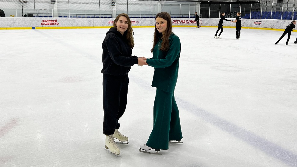 «Умеешь падать — смелее едешь»: как встать на коньки в любом возрасте и за короткий срок